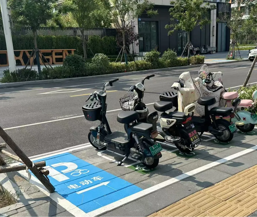 掌盘策略 雄安新区启动区施划非机动车停车位